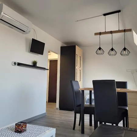 Pod Radiostacja -gliwice Tarnogorska, Parking Free, Klimatyzacja Apartment *